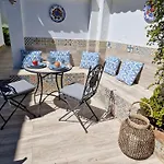 Casa Blue Vista - Villa & Guestroom